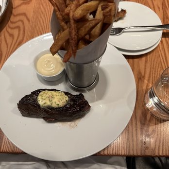 Monarque - 7 oz steak with fries - Brasseries Near Me - Montreal, Quebec Monarque - 7 oz steak with fries - Brasseries Near Me - Montreal, Quebec