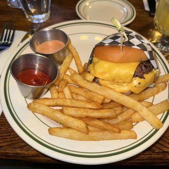 The Lodge - Smash burger - Cocktail Bars Near Me - Philadelphia, Pennsylvania The Lodge - Smash burger - Cocktail Bars Near Me - Philadelphia, Pennsylvania