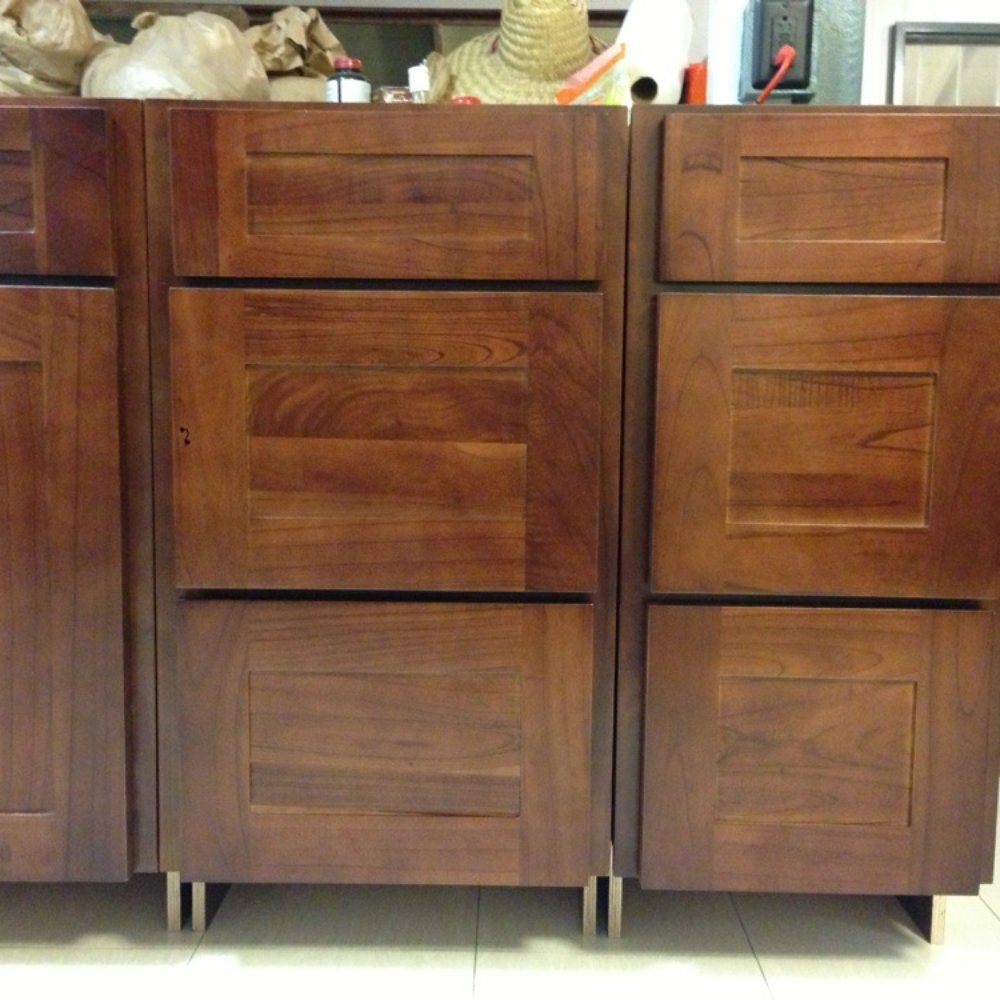 C&C Cabinets Granite - The wood grain is assembled randomly. Not great attention to detail with their craftsmanship. - Kitchen & Bath Near Me - Honolulu, Hawaii