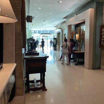 Crown Regency Hotel And Resorts - Hallway is nice - Hotels Near Me - Cebu City, CEB
