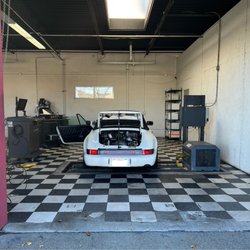 Smog Center - Porsche on the rollers