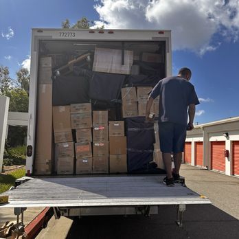 Quickmove 4 Less - Full truck, customer was super happy - Movers Near Me Quickmove 4 Less - Full truck, customer was super happy - Movers Near Me