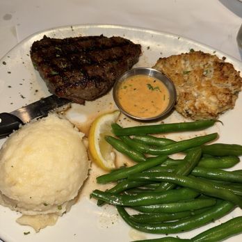 Bonefish Grill - Sirloin and Steak & Crab Cake - Seafood Near Me - Orlando, Florida Bonefish Grill - Sirloin and Steak & Crab Cake - Seafood Near Me - Orlando, Florida