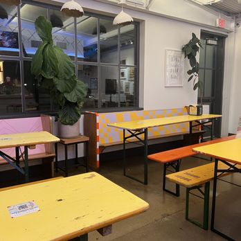 Salsa Limón - Tables - Tacos Near Me - Austin, Texas