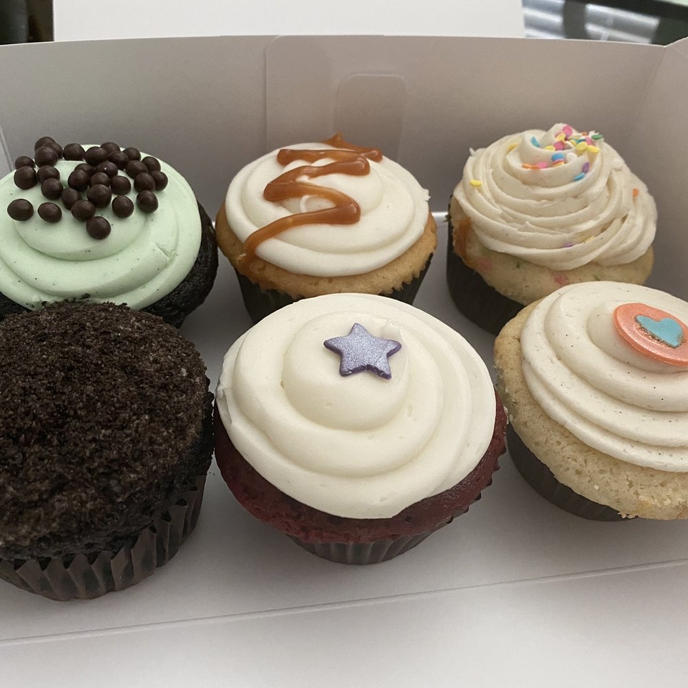 Dots Cupcakes - $3.25/ cupcake! Mint, cookies & cream, red velvet, dulce de leche! - Cupcakes Near Me - Pasadena, California Dots Cupcakes - $3.25/ cupcake! Mint, cookies & cream, red velvet, dulce de leche! - Cupcakes Near Me - Pasadena, California