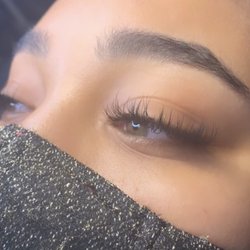 B U Classic Eyelash Extensions Full Set