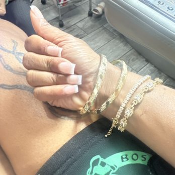 La nails & spa - Nice clean natural set by young lady in salon - Nail Salons Near Me - Sacramento, California La nails & spa - Nice clean natural set by young lady in salon - Nail Salons Near Me - Sacramento, California