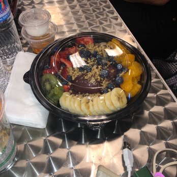 Waffle and Berry - Açaí bow - Waffles Near Me - Honolulu, Hawaii