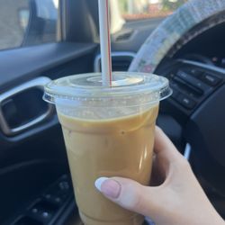 Iced Almond Milk Latte (16oz)