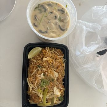 Kings 9 Thai Cuisine - Tom Kha and Pad Thai - Thai Near Me - Corona, California