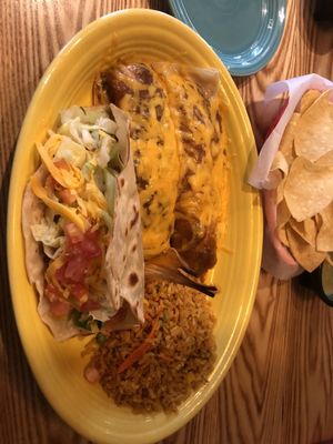 El Tiempo Cantina by null