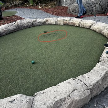 Hawaiian Rumble - Worn turf. - Mini Golf Near Me - North Myrtle Beach, South Carolina