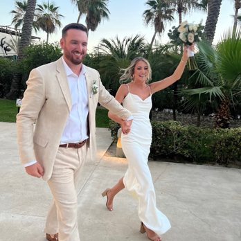 Simply Mary'ed - Cabo san Lucas Wedding COuple - Travel Agents Near Me Simply Mary'ed - Cabo san Lucas Wedding COuple - Travel Agents Near Me