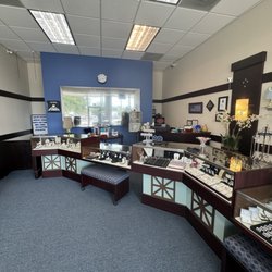 RV JEWELERS - Interior