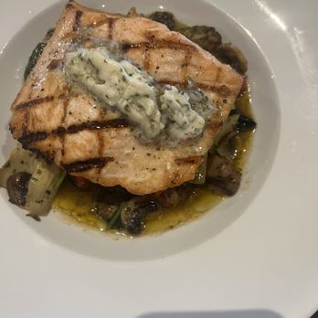 Giuseppe's - Salmon with vegetables - Italian Near Me - Tucson, Arizona