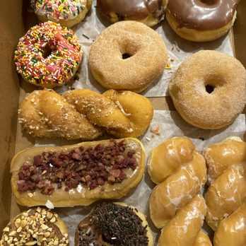 Donut Stop - Dozen Donuts - Donuts Near Me - San Diego, California