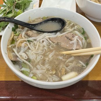 Pho VH - Broth is good but it's missing the MSG - Vietnamese Near Me - Fountain Valley, California Pho VH - Broth is good but it's missing the MSG - Vietnamese Near Me - Fountain Valley, California