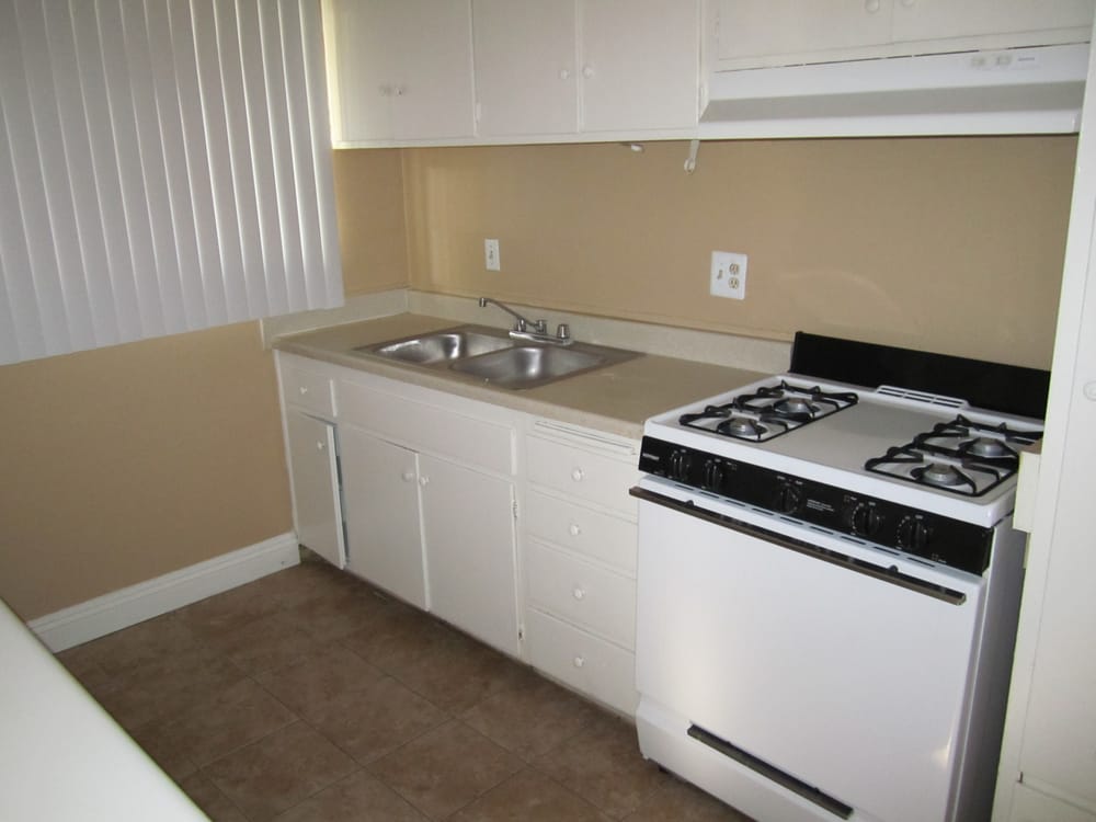 EAST LAKE VILLA APARTMENTS Updated September 2024 2015 Duenas Dr