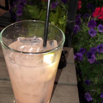Roadhouse Boulder Depot - Grapefruit vodka kombucha cocktail - New American Near Me - Boulder, Colorado