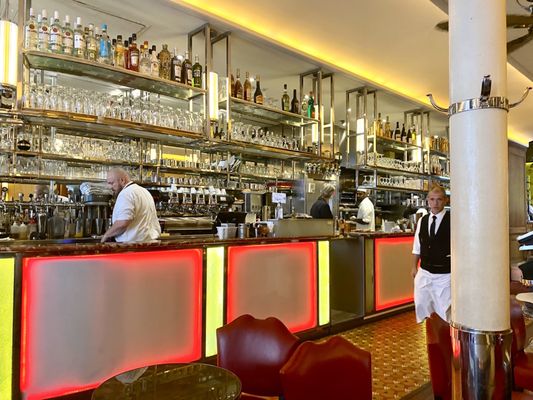 Café George V by null