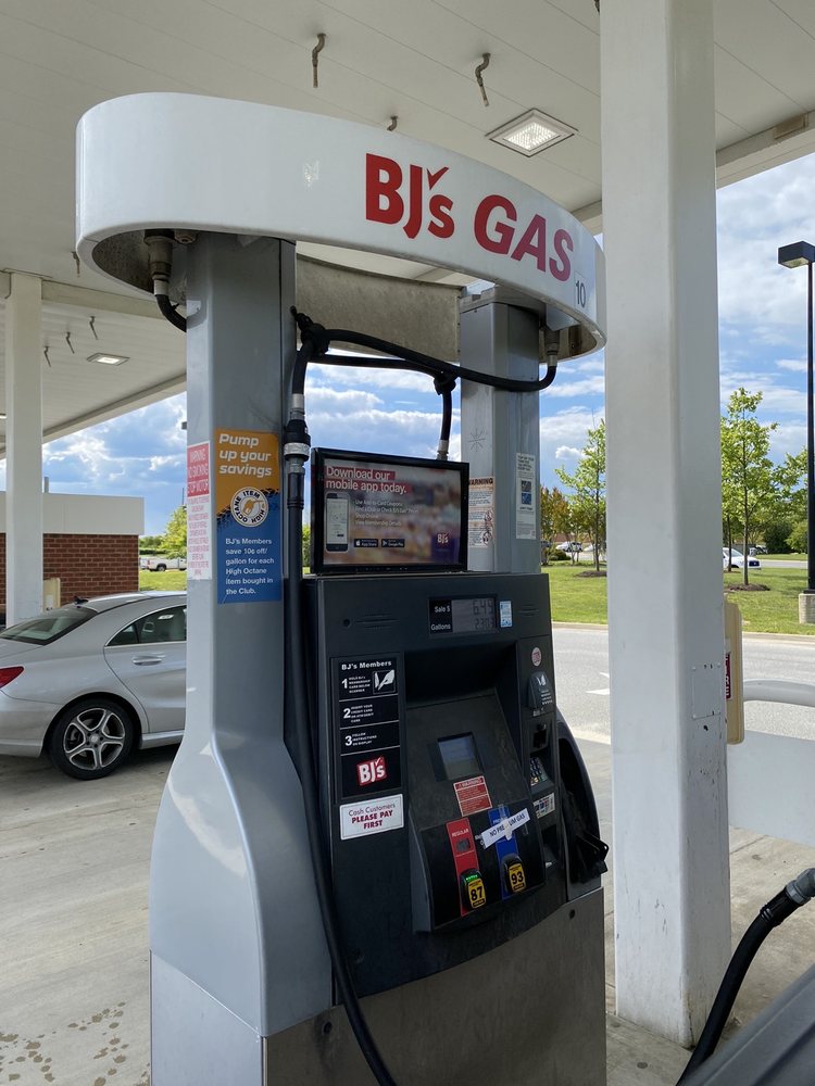 BJ’S GAS - Updated December 2024 - 11 Photos - 5100 Wellington Rd ...