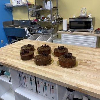 Sofelle Cake Artistry - Chocolate Genache cake - Cooking Classes Near Me