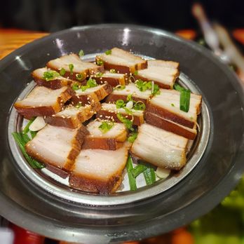 De Chou - 보쌈 - Bo Ssam (Steamed sliced pork with kimchi and vegetables) - Korean Near Me - Scarborough, Ontario De Chou - 보쌈 - Bo Ssam (Steamed sliced pork with kimchi and vegetables) - Korean Near Me - Scarborough, Ontario