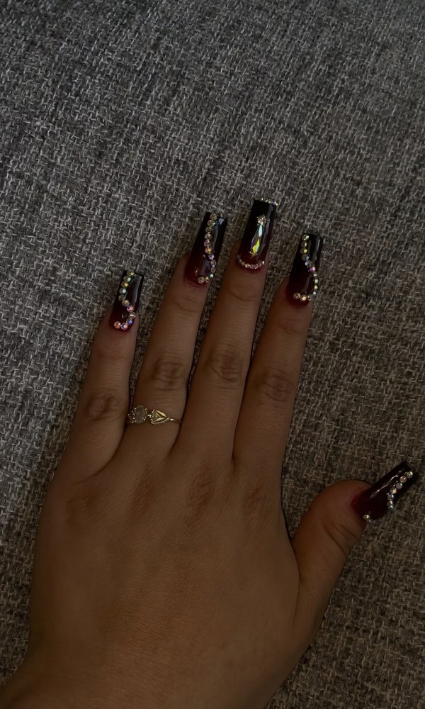 Nails by thelme Logo
