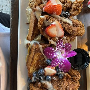 Kitchen 15 - Chicken and French toast - Breakfast & Brunch Near Me - Sacramento, California Kitchen 15 - Chicken and French toast - Breakfast & Brunch Near Me - Sacramento, California