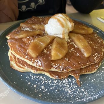 Flapjax - Apple strudel pancake - New American Near Me - Santa Monica, California