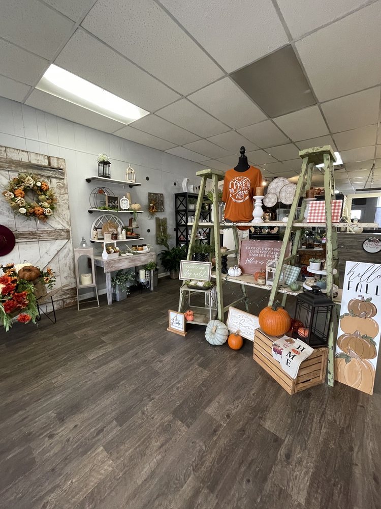 Main Street Boutique & Coffee Logo