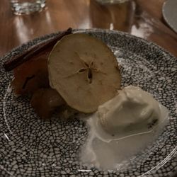 Mesler Kitchen Bar Lounge - Upside down apple something straight from the oven!