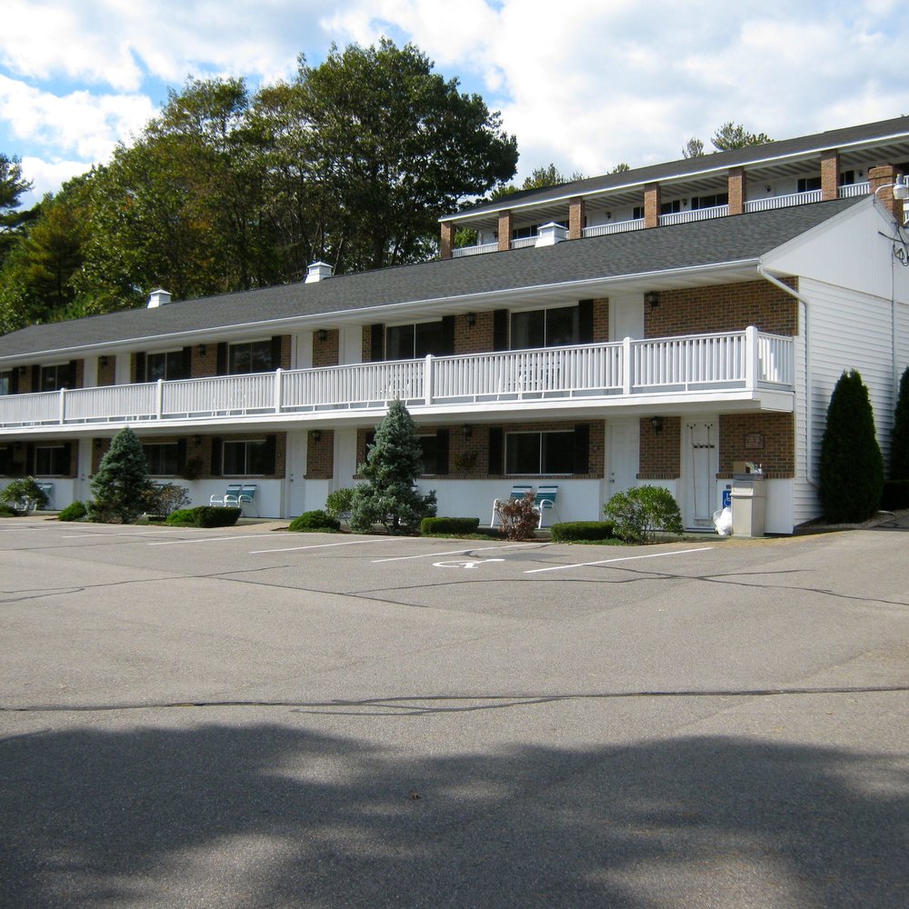 The Milestone - Rooms in the front. - Hotels Near Me - Ogunquit, Maine The Milestone - Rooms in the front. - Hotels Near Me - Ogunquit, Maine