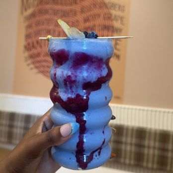 Kadamba Kafe - Gold Coast Sunset smoothie - Coffee & Tea Near Me - Brooklyn, New York