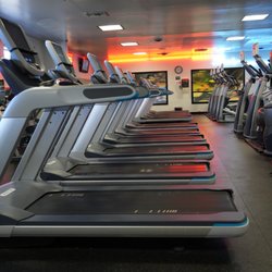 Genesis Health Clubs - East Central - Treadmills at Genesis East Central
