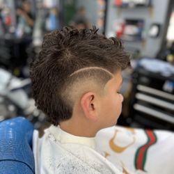 Paco's Fresh Kutts Barbershop - Crispy cut burst fade messy top cut by Paco #burstfade