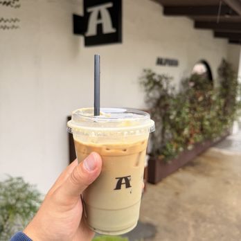 Alfred Coffee - Lavender Latte - Coffee & Tea Near Me - Malibu, California