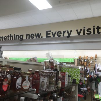HomeGoods - Inside HomeGoods, Tracy Marketplace, Tracy, CA. - Department Stores Near Me - Tracy, California