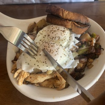 HangOverEasy - Chicken & Chorizo Skillet - Breakfast & Brunch Near Me - Columbus, Ohio HangOverEasy - Chicken & Chorizo Skillet - Breakfast & Brunch Near Me - Columbus, Ohio