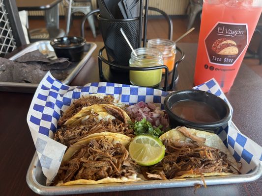 El Vagon Tacos by null
