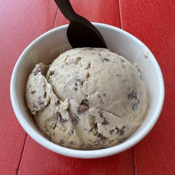 Salt & Straw - Coffee and love nuts - Ice Cream & Frozen Yogurt Near Me - Los Angeles, California Salt & Straw - Coffee and love nuts - Ice Cream & Frozen Yogurt Near Me - Los Angeles, California