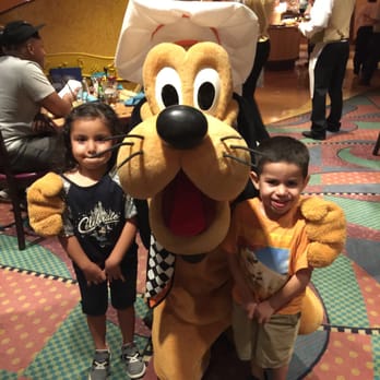Goofy's Kitchen - American Near Me - Anaheim, California