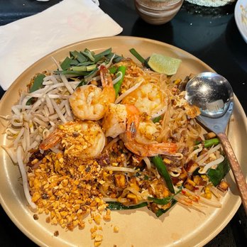 Hanuman Thai Eatery - I'd cleaned this plate of shrimp Pad Thai spotless. Amazing! - Thai Near Me - Costa Mesa, California