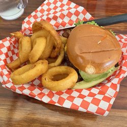 Country Folks Deli - Cowboy burger