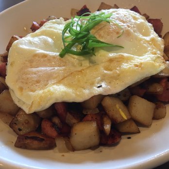 Moena Café - Sausage Hash ($13.25) - Cafes Near Me - Honolulu, Hawaii