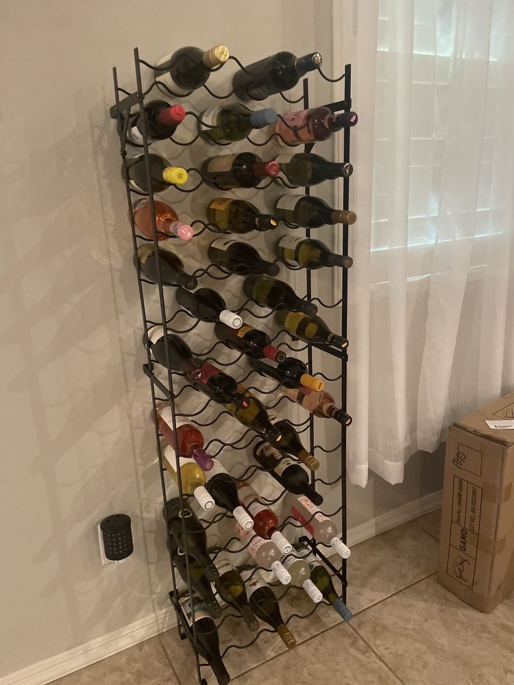 The Wine Hut - vineyard in Phoenix, AZ