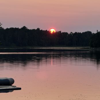 Lakewood Lodge - Beautiful sunsets in the evening. - Hotels Near Me - Deer River, Minnesota Lakewood Lodge - Beautiful sunsets in the evening. - Hotels Near Me - Deer River, Minnesota