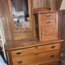 Auction Mart - Late 1800 GENTLEMENS DRESSER