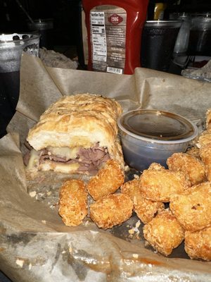 Manci's Antique Club by null