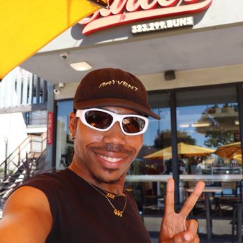 Earle's On Crenshaw - Hot Dogs Near Me - Los Angeles, California